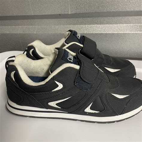 omega walking shoes